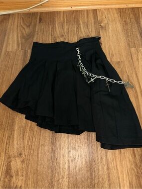Widow Asymmetrical pleated skirt